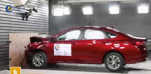 威朗碰撞测试视频,揭秘安全性能与驾驶保障