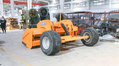 整地机视频,整地机高效作业现场实况解析