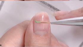 美甲线条视频教程,轻松掌握线条绘制技巧