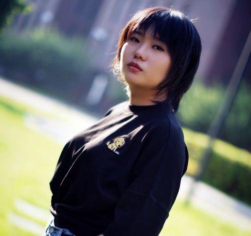 李雪琴视频,幽默与智慧交织的青春风采